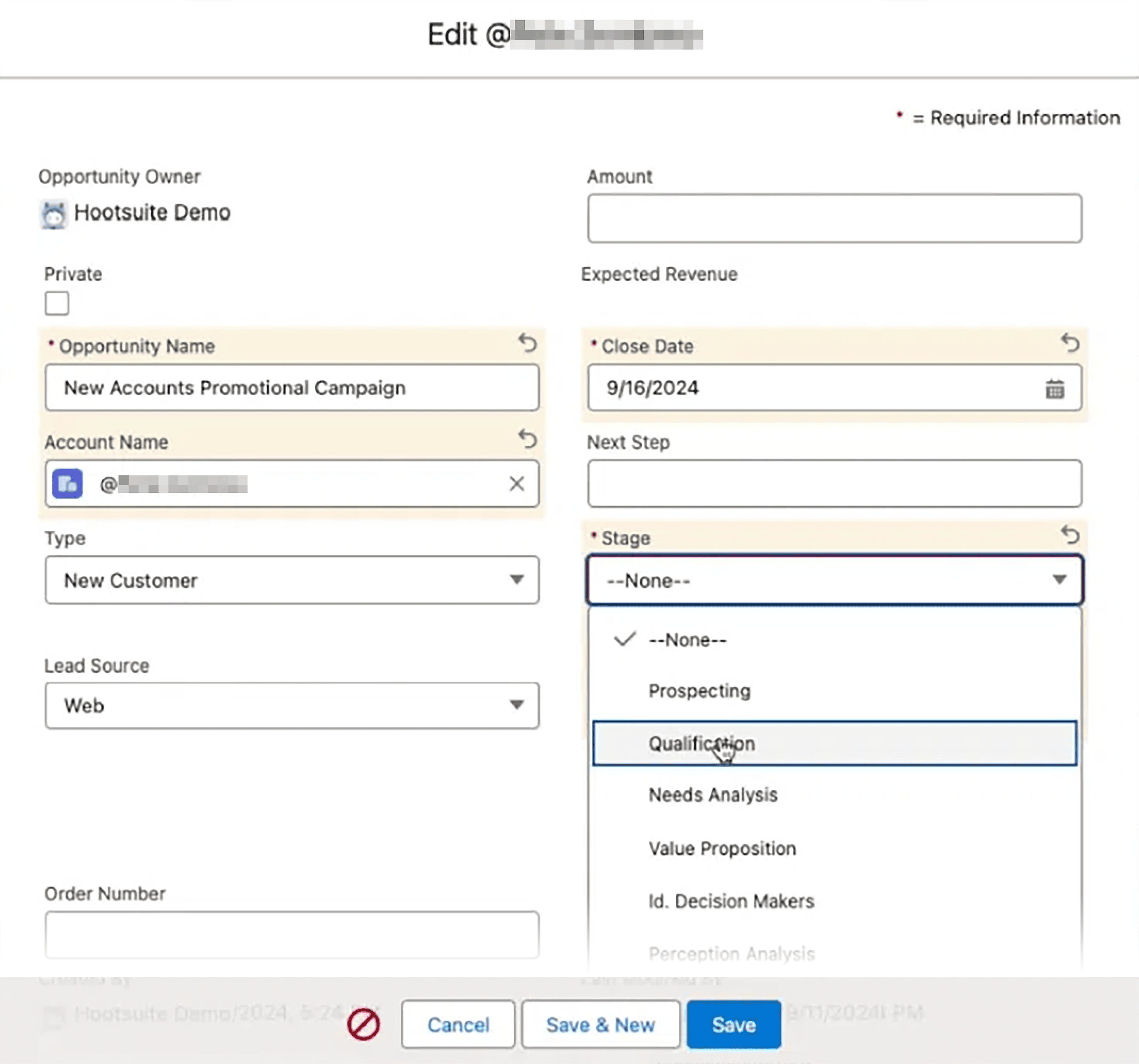 Hootsuite – Turn social conversations into sales Hootsuite – Turn social conversations into sales